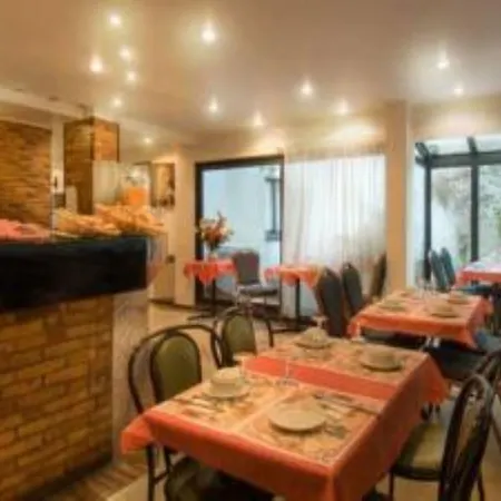 Hotel Beauquartier Montmartre