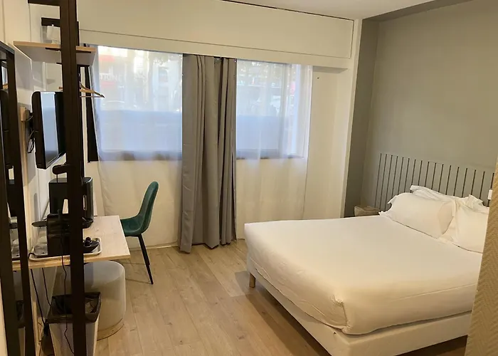 מלון Beauquartier Montmartre 3*