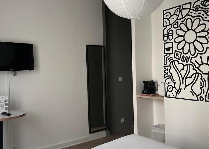 Отель Beauquartier Montmartre 3*