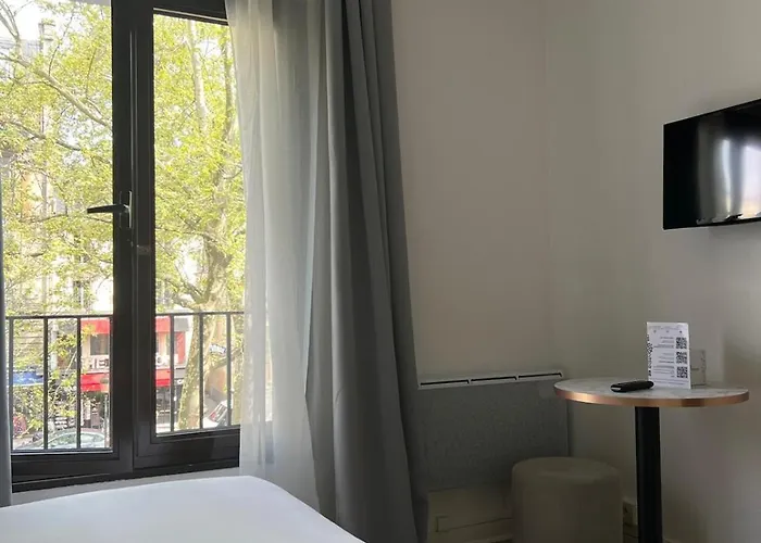 Beauquartier Montmartre 3* Париж